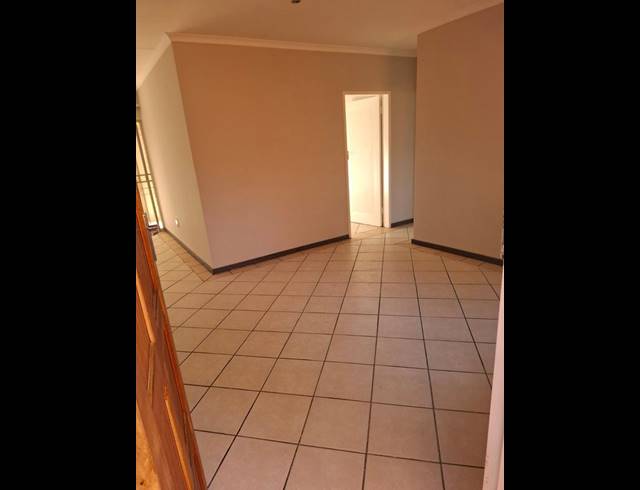 2 BEDROOM PROPERTY TO RENT IN MOOIKLOOF RIDGE ESTATE